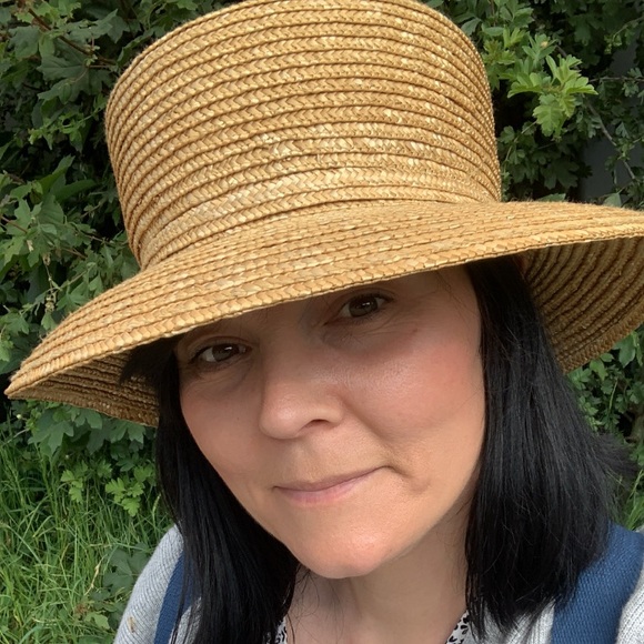 Meet your Posher, Sarah - Picture 3 of 3